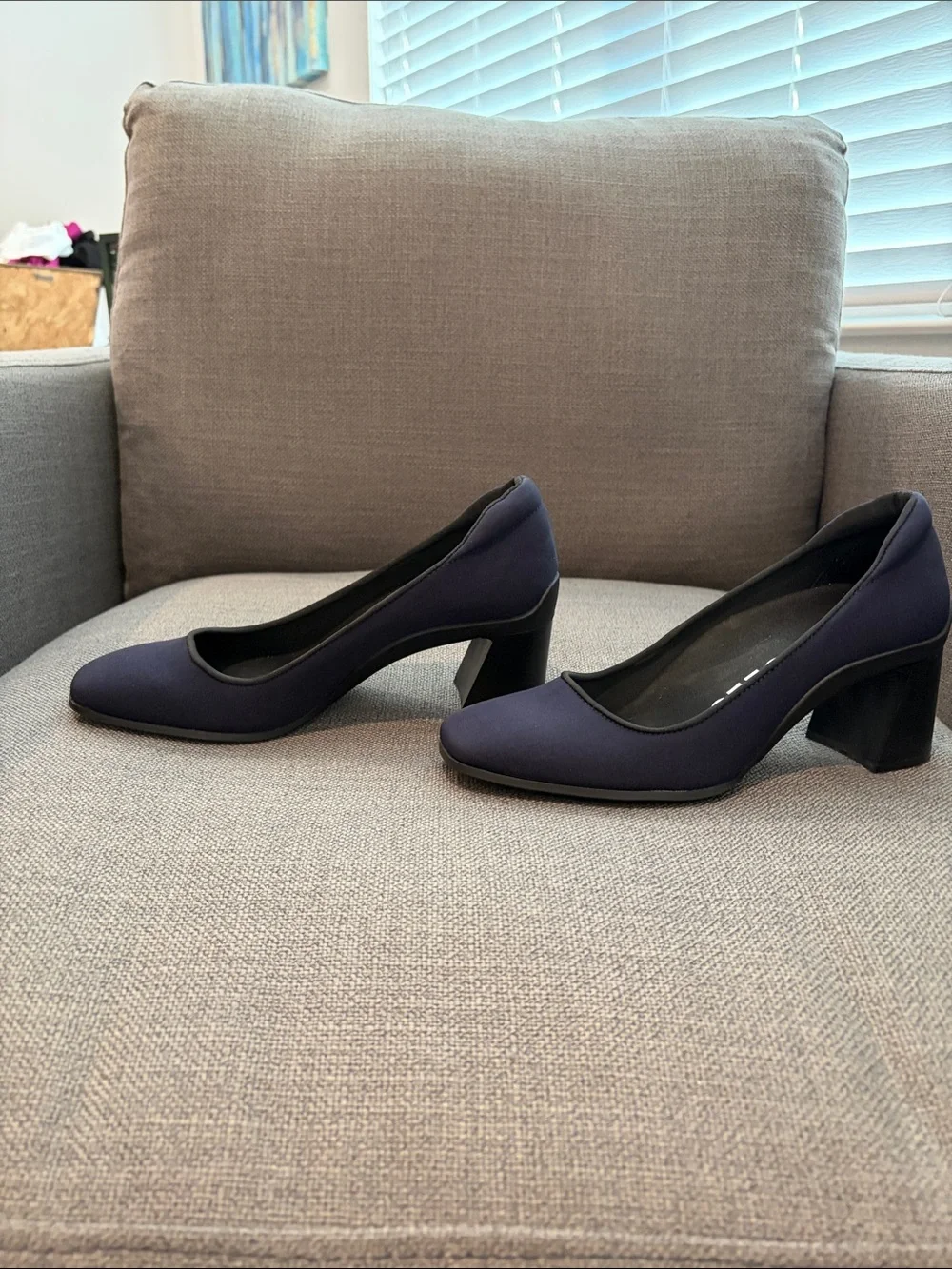 AEROSOLES classic navy